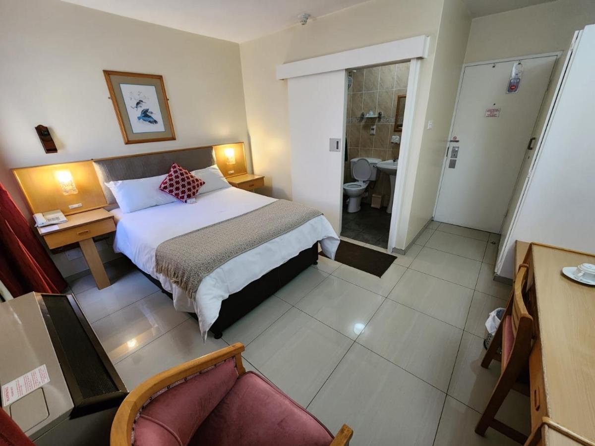 Royal Hotel Лейдисмит Екстериор снимка