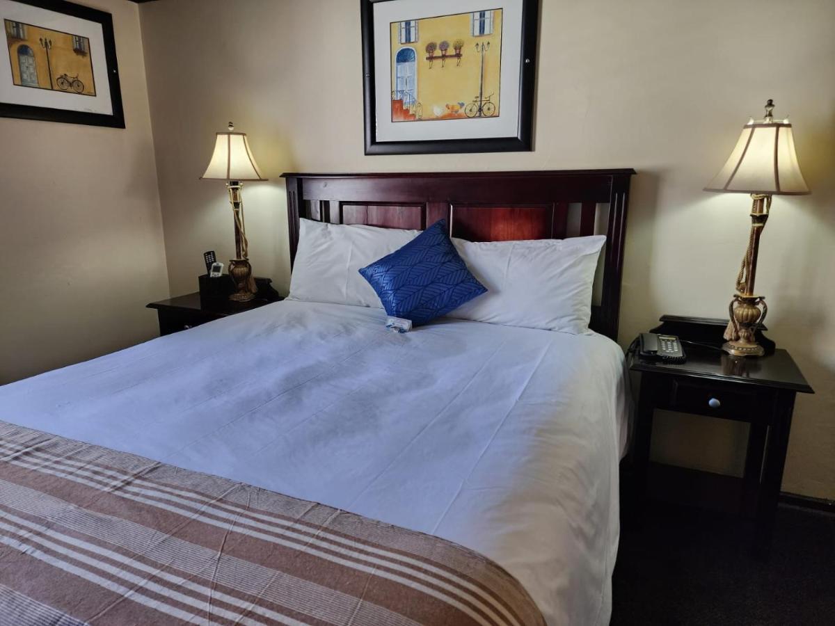 Royal Hotel Лейдисмит Екстериор снимка
