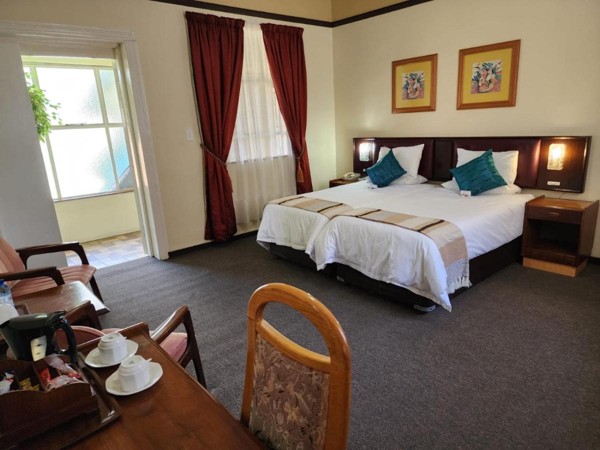 Royal Hotel Лейдисмит Екстериор снимка