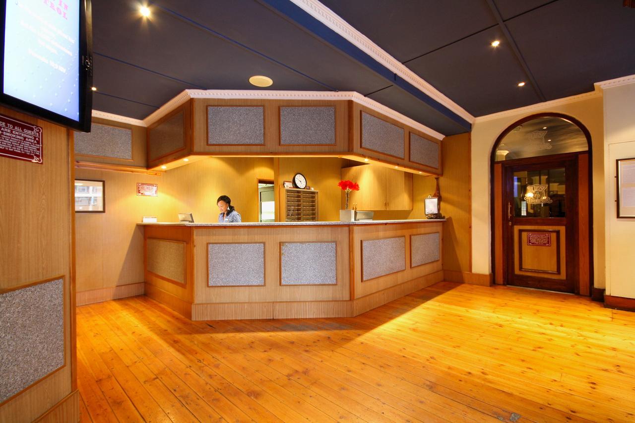 Royal Hotel Лейдисмит Екстериор снимка