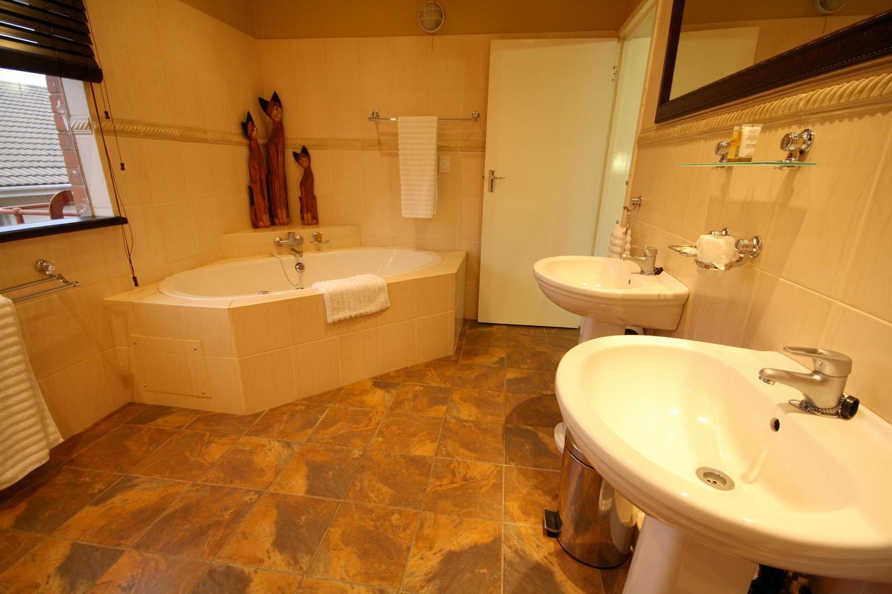 Royal Hotel Лейдисмит Екстериор снимка