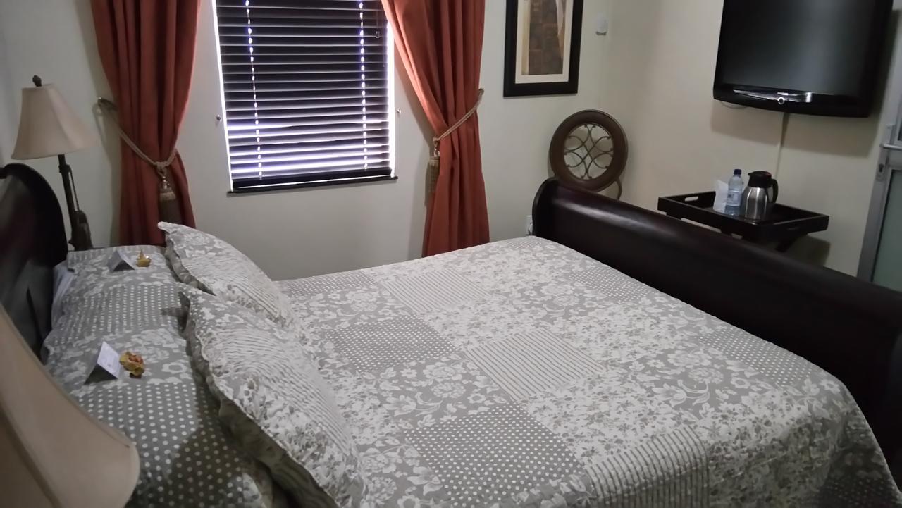 Royal Hotel Лейдисмит Екстериор снимка