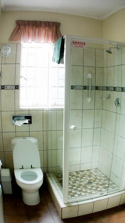 Royal Hotel Лейдисмит Екстериор снимка