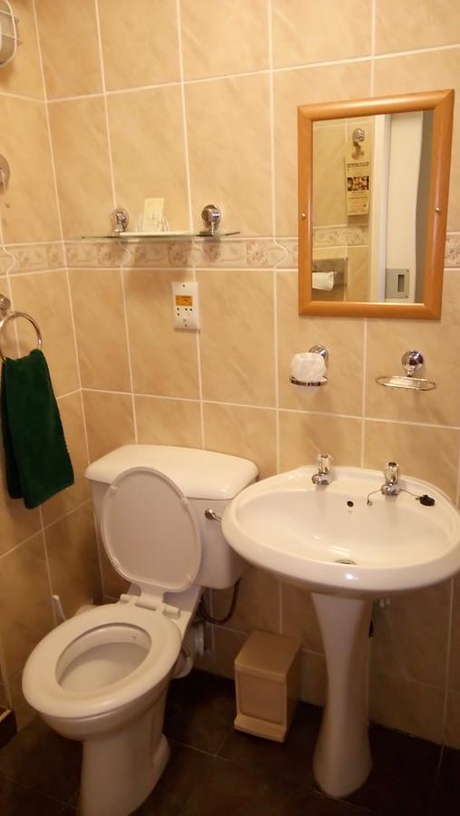 Royal Hotel Лейдисмит Екстериор снимка