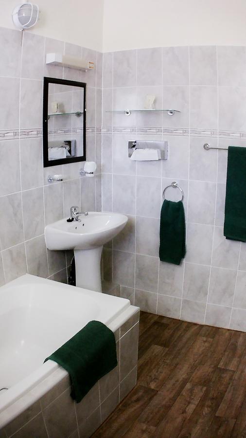 Royal Hotel Лейдисмит Екстериор снимка